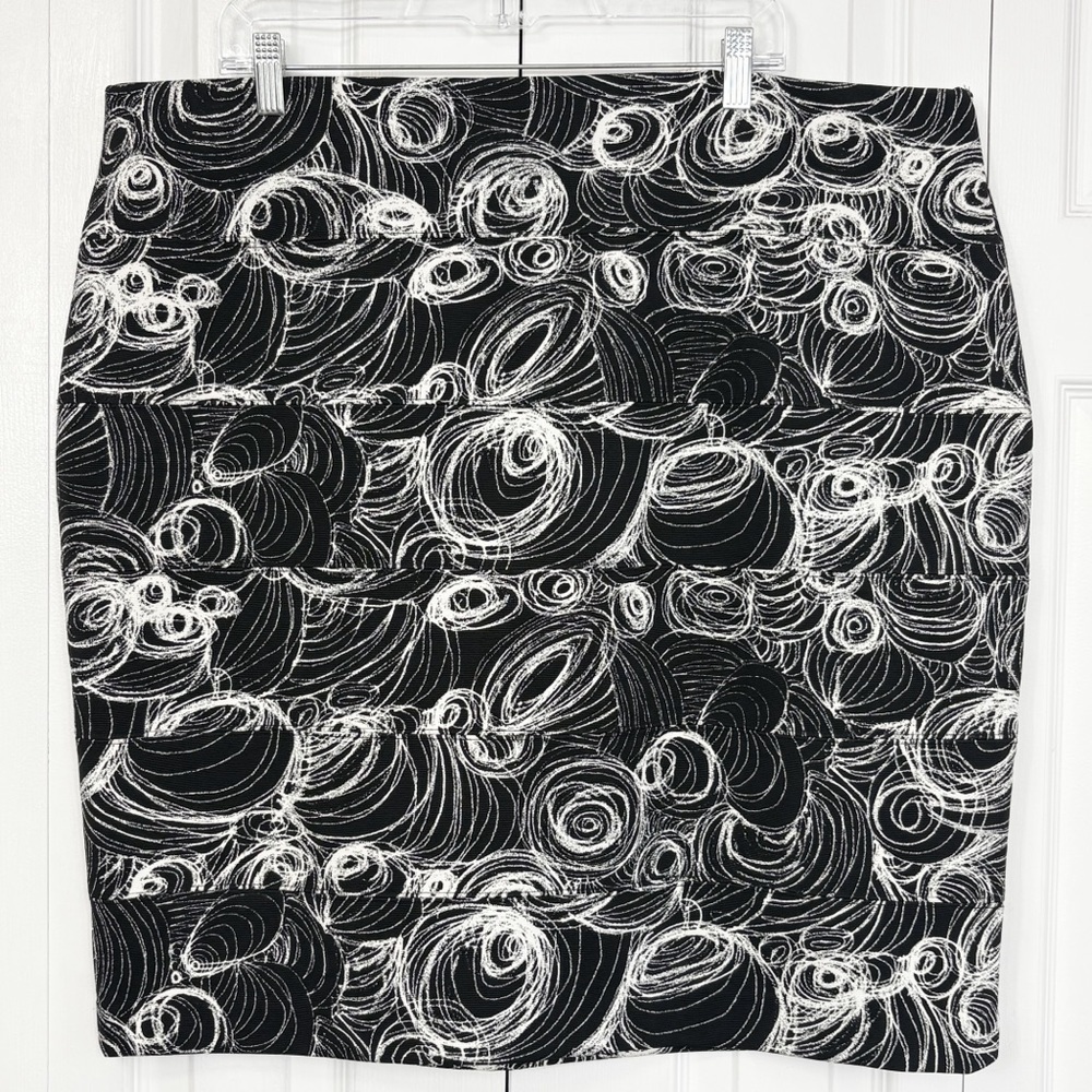 Alfani Black & White Swirling Geo Print Stretch Knit Pull-On Skirt 2X